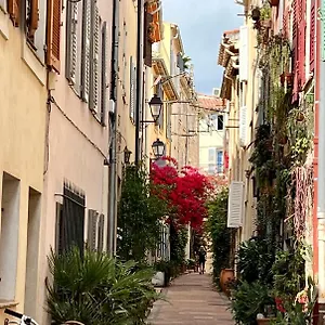 Les Petits Volets Antibes